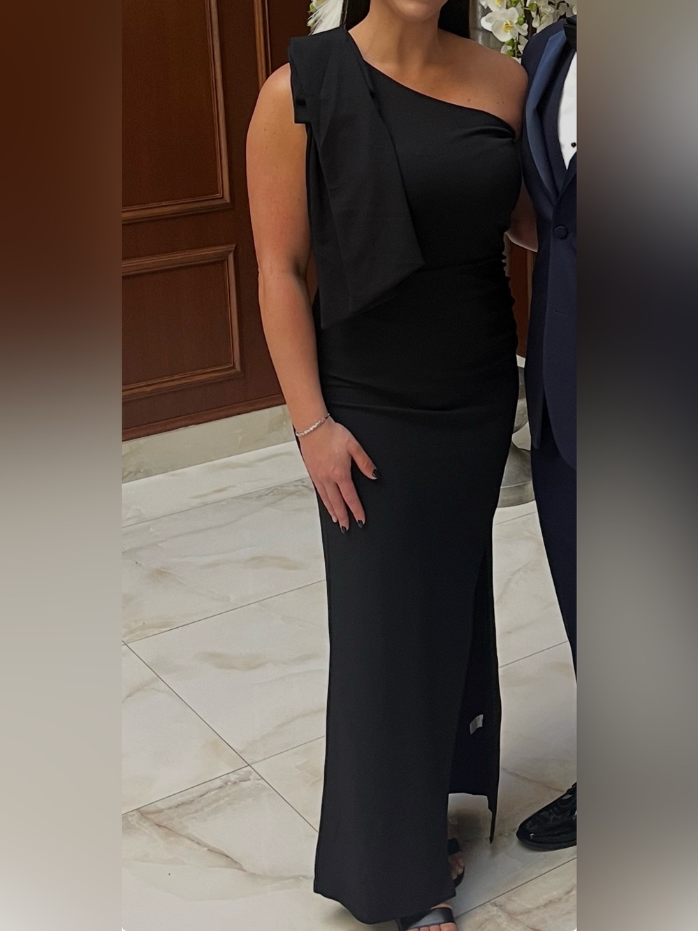 Elegant Black Evening Gown for Women